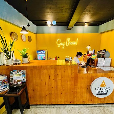 Cheese Hostel Manila Makati City Exterior photo