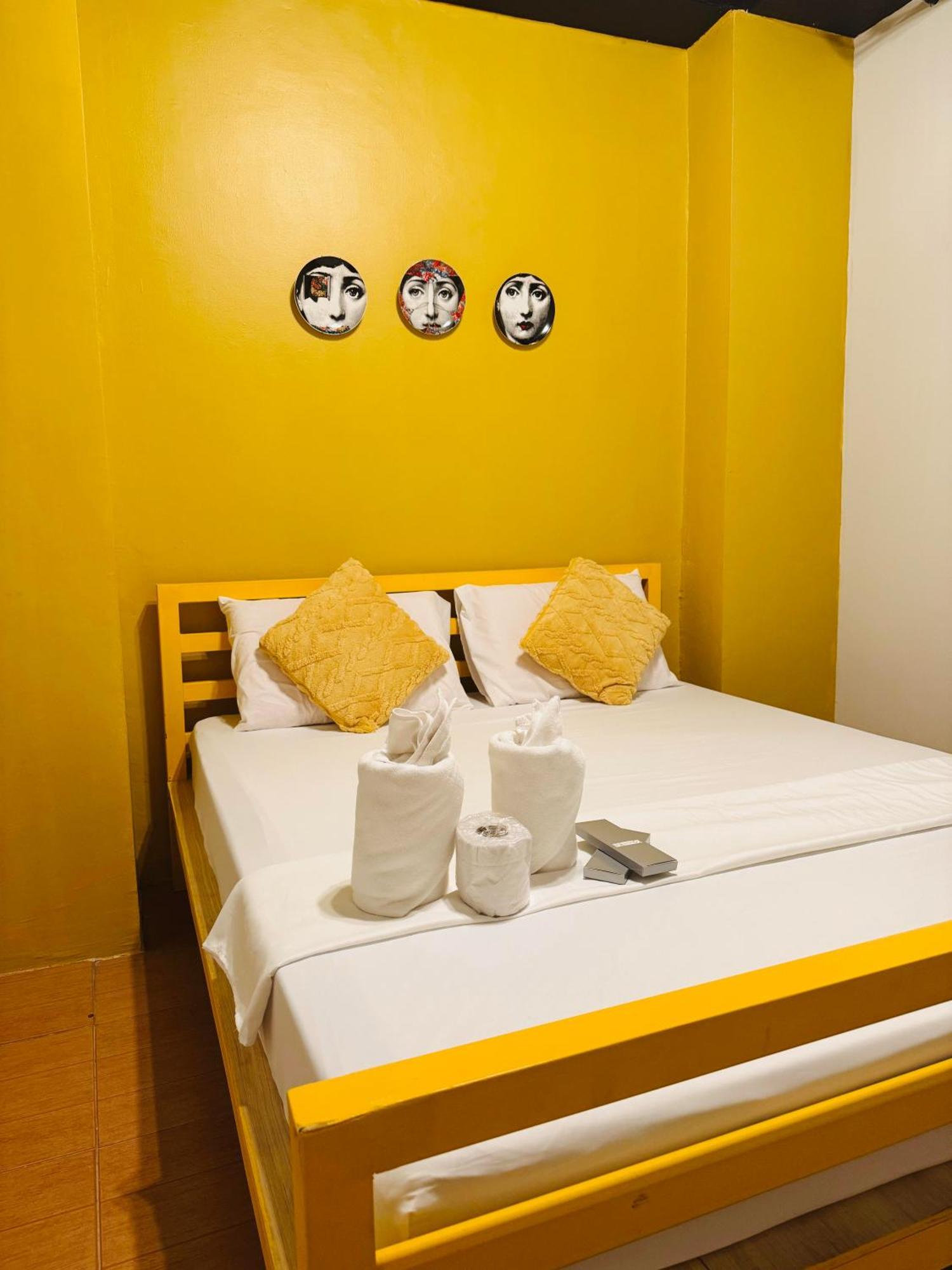 Cheese Hostel Manila Makati City Exterior photo
